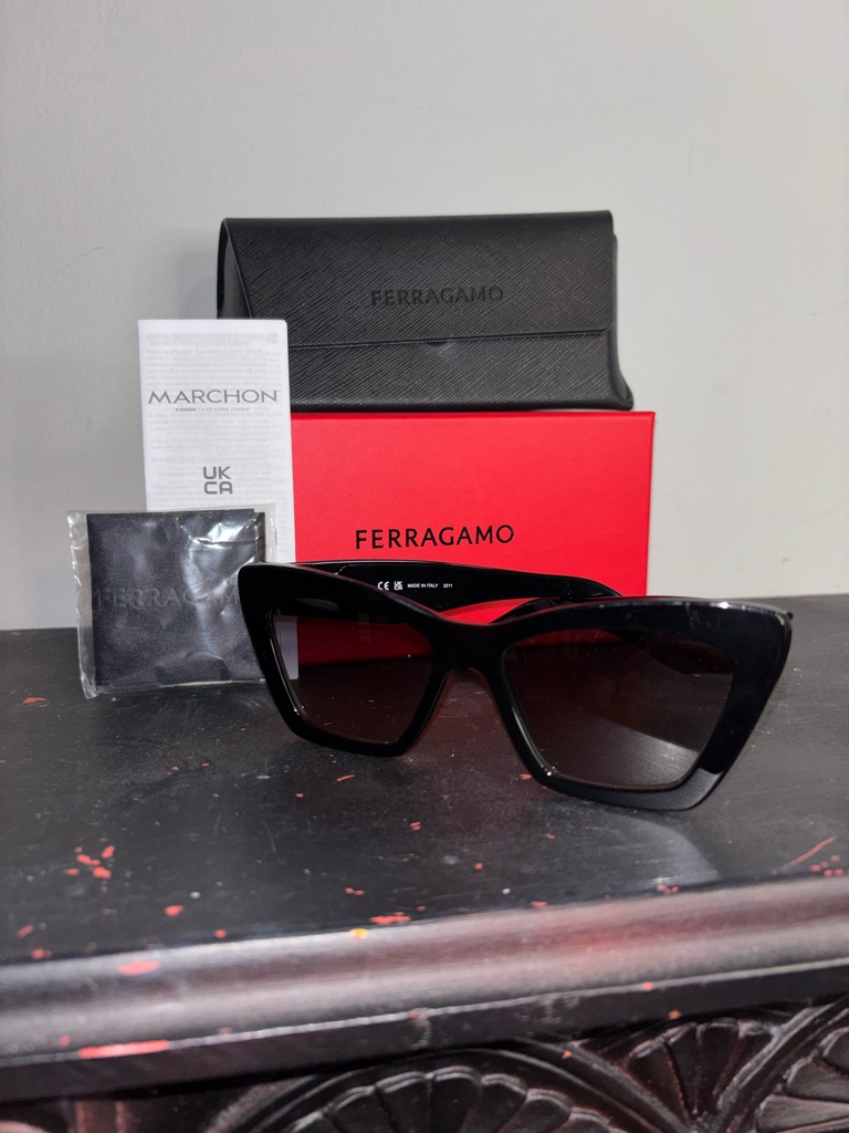 Salvatore Ferragamo Sf929sn Black Cateye Sunglasses In Case Nwt